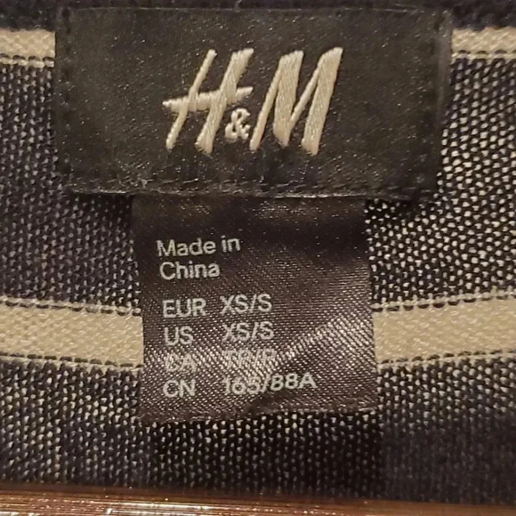 H&M black and white striped lightweight sweater Size Small - Picture 4 of 4